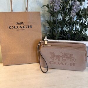 Coach Double Zip Wristlet with Horse & Carriage Gold/Dark Natural Multi NWOT